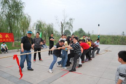 9游会官方网站医药举办第二届“挥动激情·挑战自我”趣味运动会