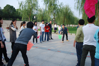 “放飞心灵、追逐梦想”第三届9游会官方网站杯趣味运动会