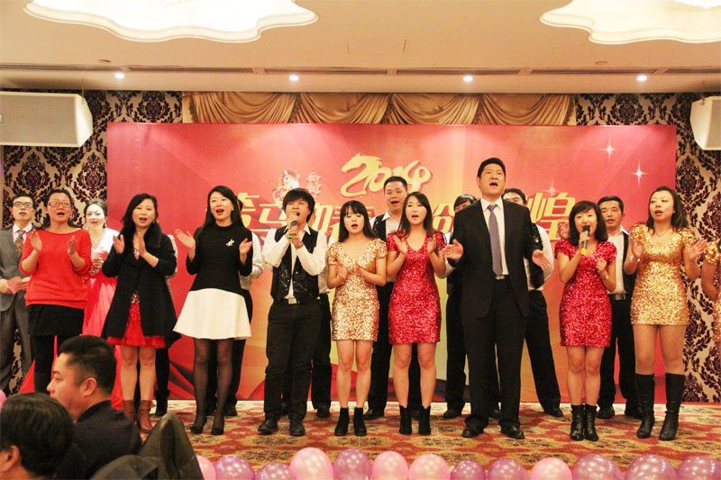 策马迎春 共创辉煌——记9游会官方网站医药2014年新春团拜会