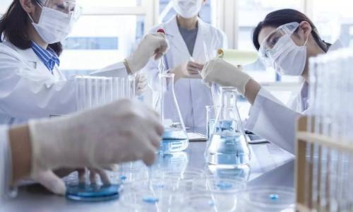 8000家村卫生室消失，是去年的两倍